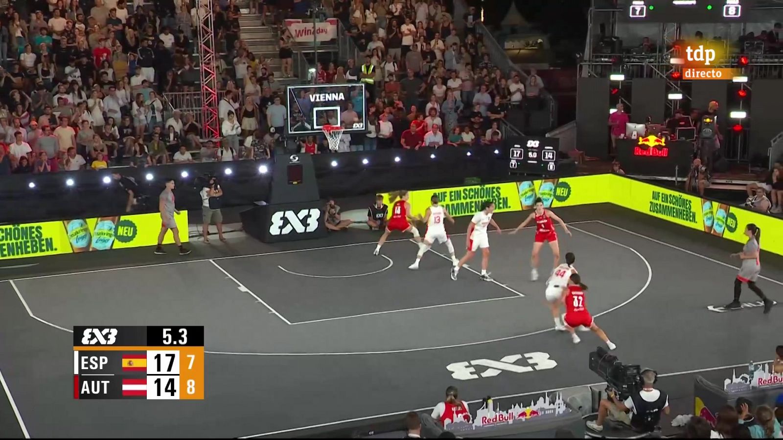 Europeo baloncesto 3x3: el triple de Vega Gimeno en el último segundo