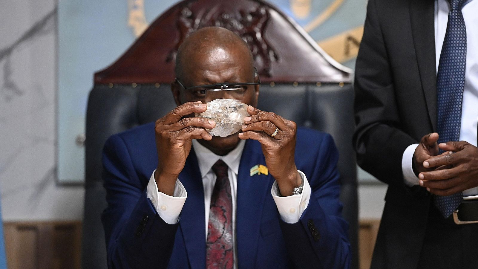 Encuentran en Botsuana el segundo diamante más grande del mundo | Ver