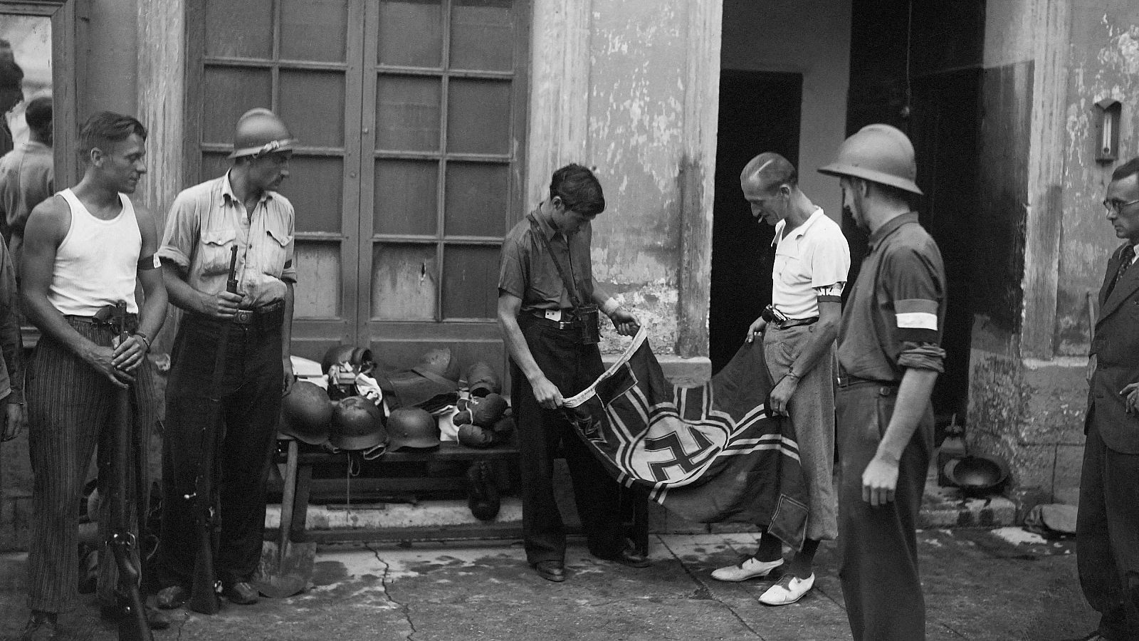 París rememora los 80 años de su liberación por los republicanos de La Nueve - Informativo 24h | Ver