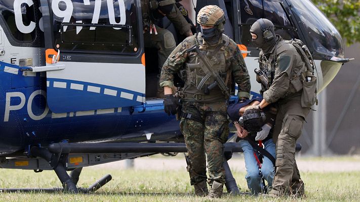 Telediario Fin de Semana - Investigan la posible conexión yihadista del sospechoso del apuñalamiento en Alemania