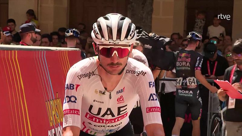 Los bigotes se ponen de moda en la Vuelta a España 2024