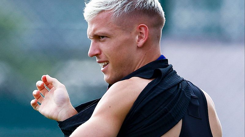 El Barça inscribe a Dani Olmo, que podría debutar en Vallecas | Ver