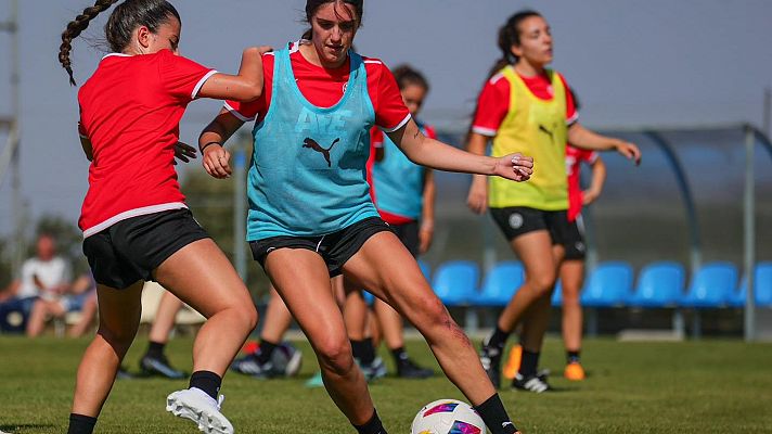 Telediario 1 - Jugadoras sin equipo se entrenan para buscar una oportunidad