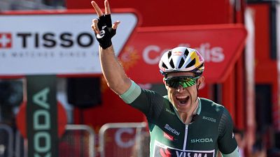 Van Aert logra su tercera victoria en la Vuelta 2024 con una exhibicin camino de Baiona