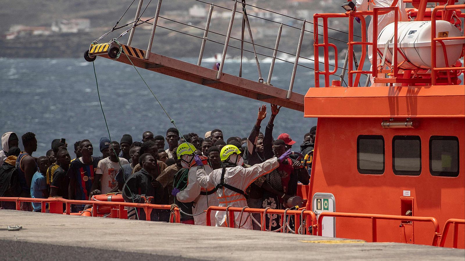 El Gobierno pide altura de miras al PP frente a la crisis migratoria