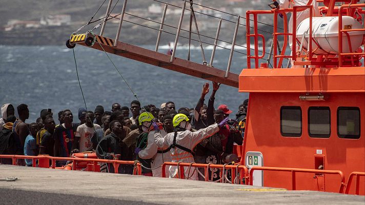 El Gobierno pide altura de miras al PP para abordar la crisis migratoria y estos acusan a Sánchez de inacción