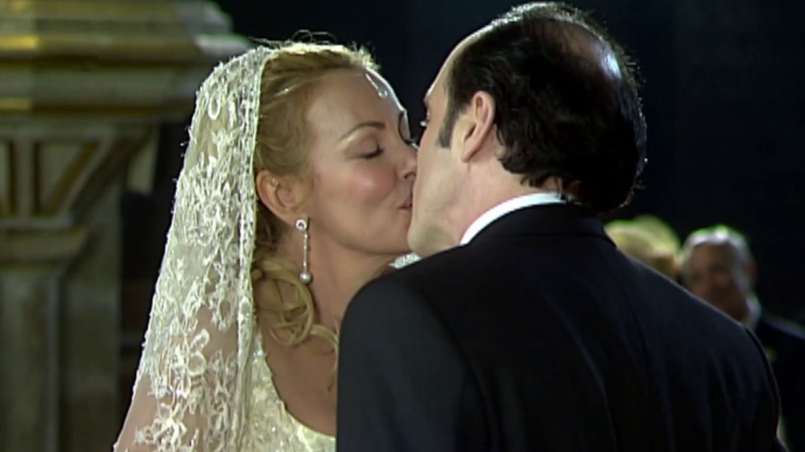 Ana y los siete - Temporada 5 - Episodio 13: La esperada boda II - Ver ahora