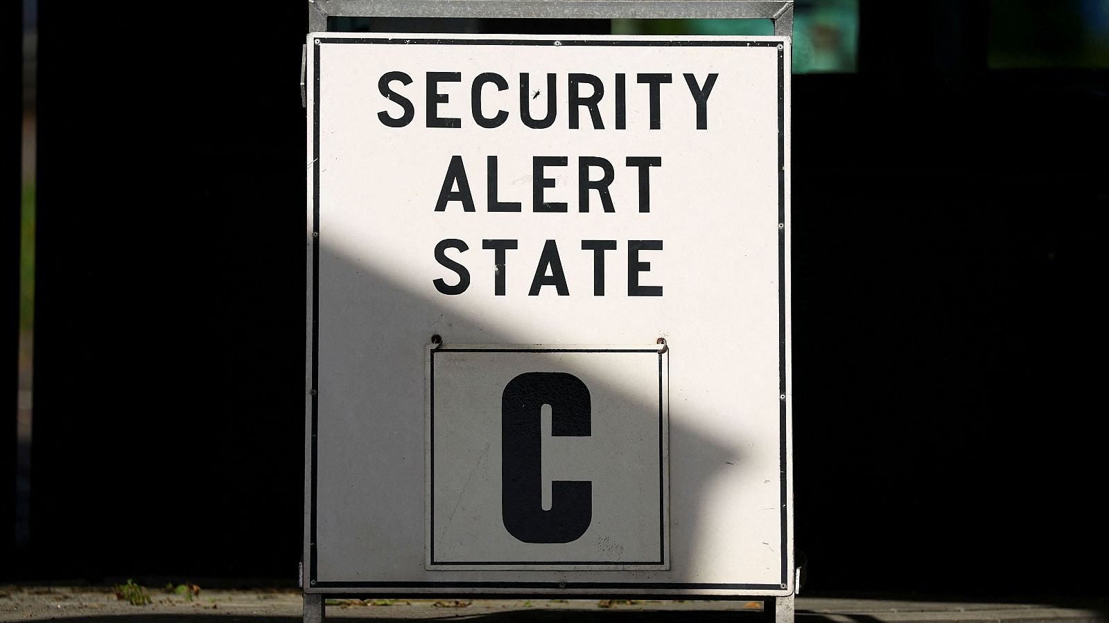 Los peligros de la "guerra híbrida" de Rusia contra la OTAN | Ver