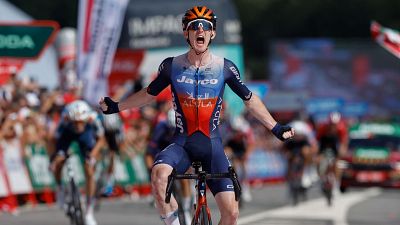 Eddie Dunbar se lleva la victoria en Padrn | Vuelta a Espaa 2024 | Ver