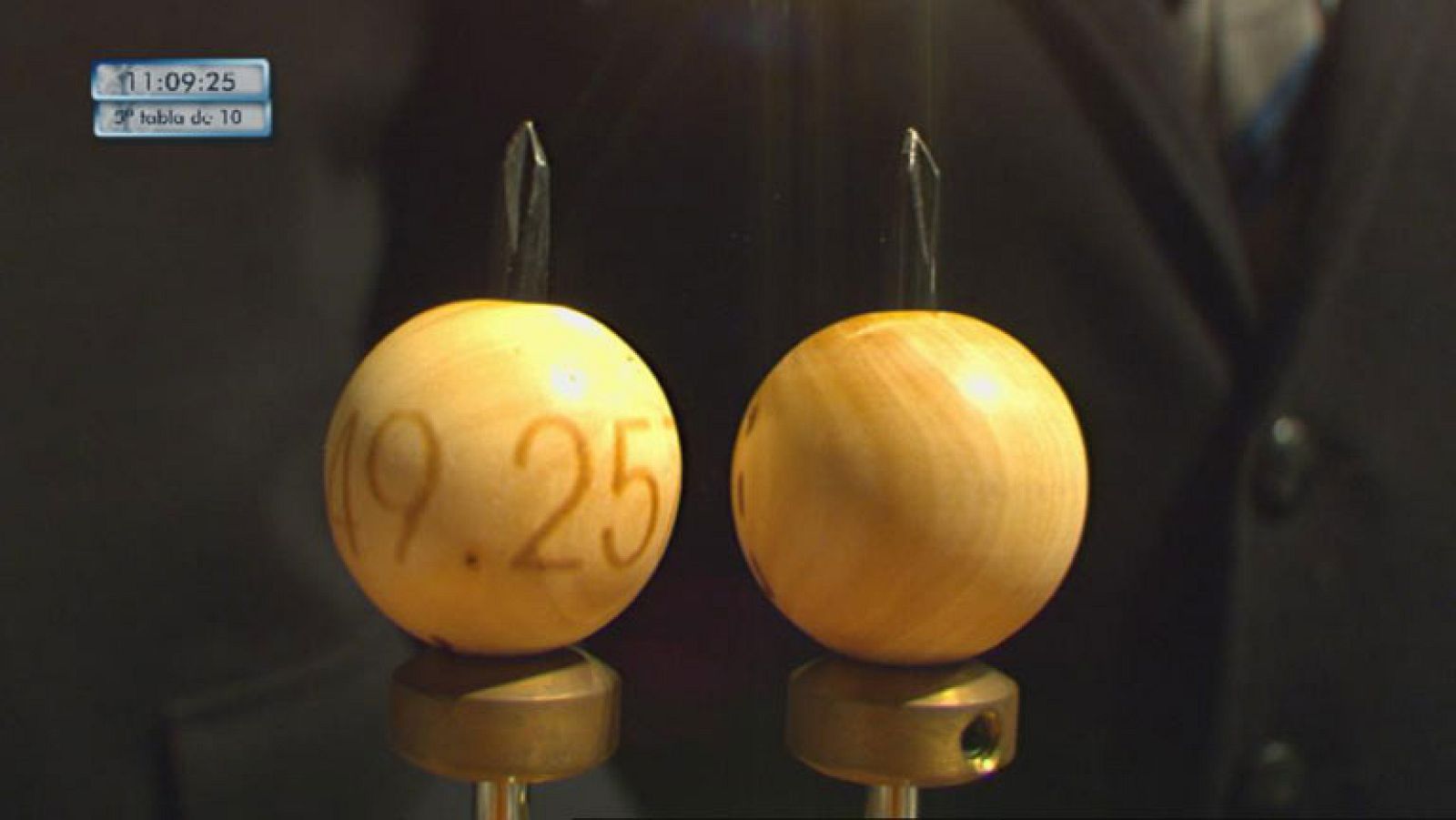 El número 49.257 ha sido agraciado con uno de los quintos premios, 6.000 euros al décimo y 60.000 a la serie. El Gordo de Navidad ha sido el 76.058.