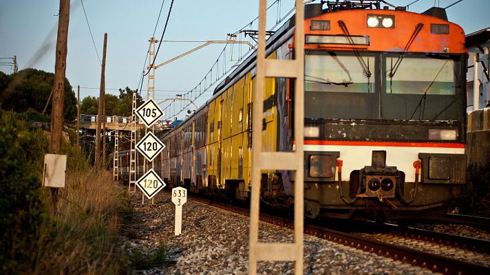 La oposición carga contra Puente por el caos ferroviario y el ministro se defiende: "Hay un 20% de trenes que no están aptos"