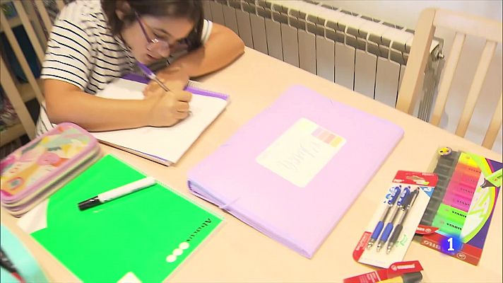 L'Informatiu - Les famílies preparen les butxaques per la tornada a l'escola