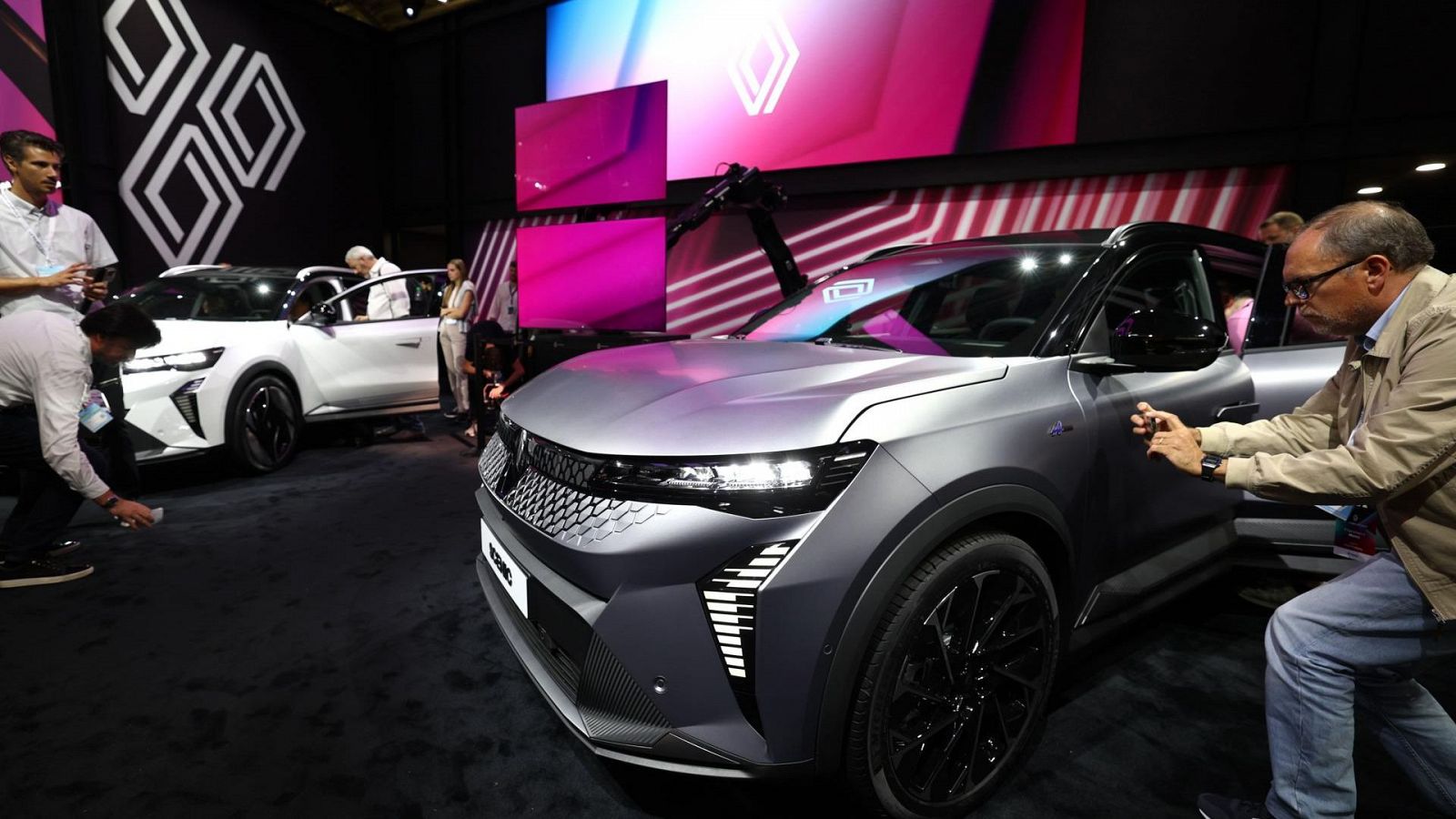 Renault aumentará su plantilla en Valladolid | Ver