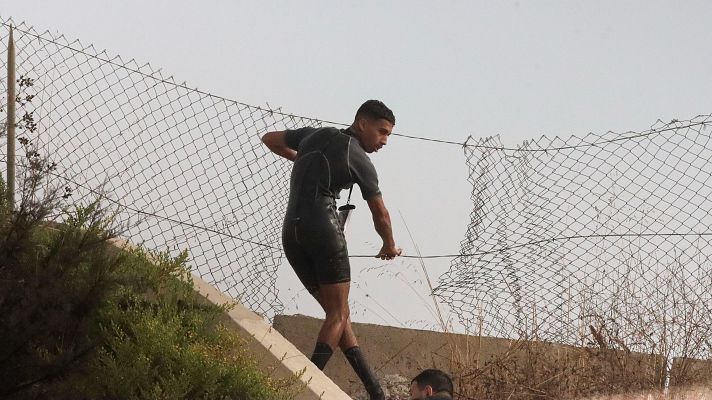 Telediario 2 - Castillejos, el último punto antes de intentar entrar en España desde Marruecos a nado