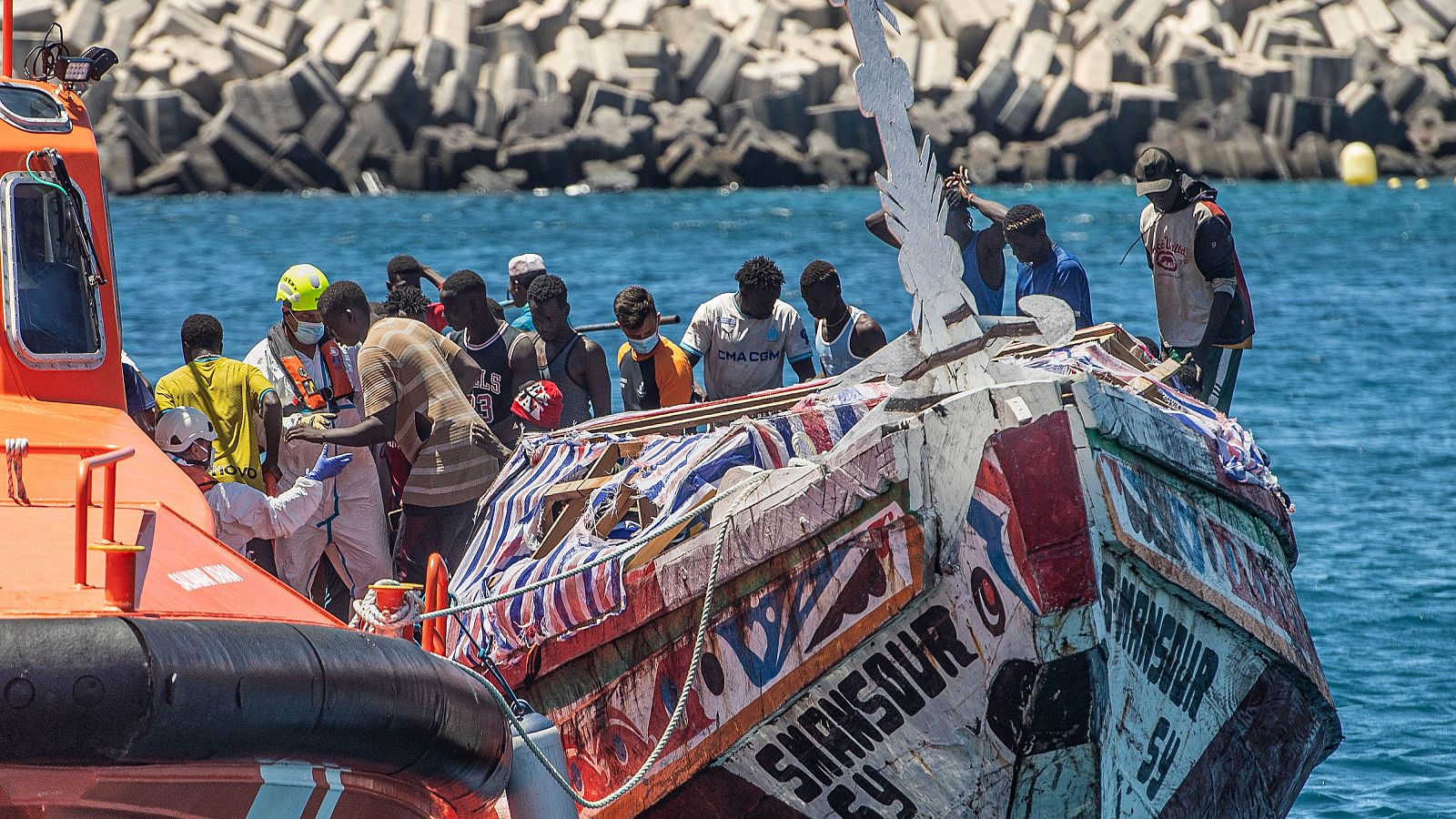 La presión migratoria sigue en Canarias y Ceuta en pleno debate La presión migratoria sigue en Canarias y Ceuta en pleno debate - Fin de semana 24h | Ver