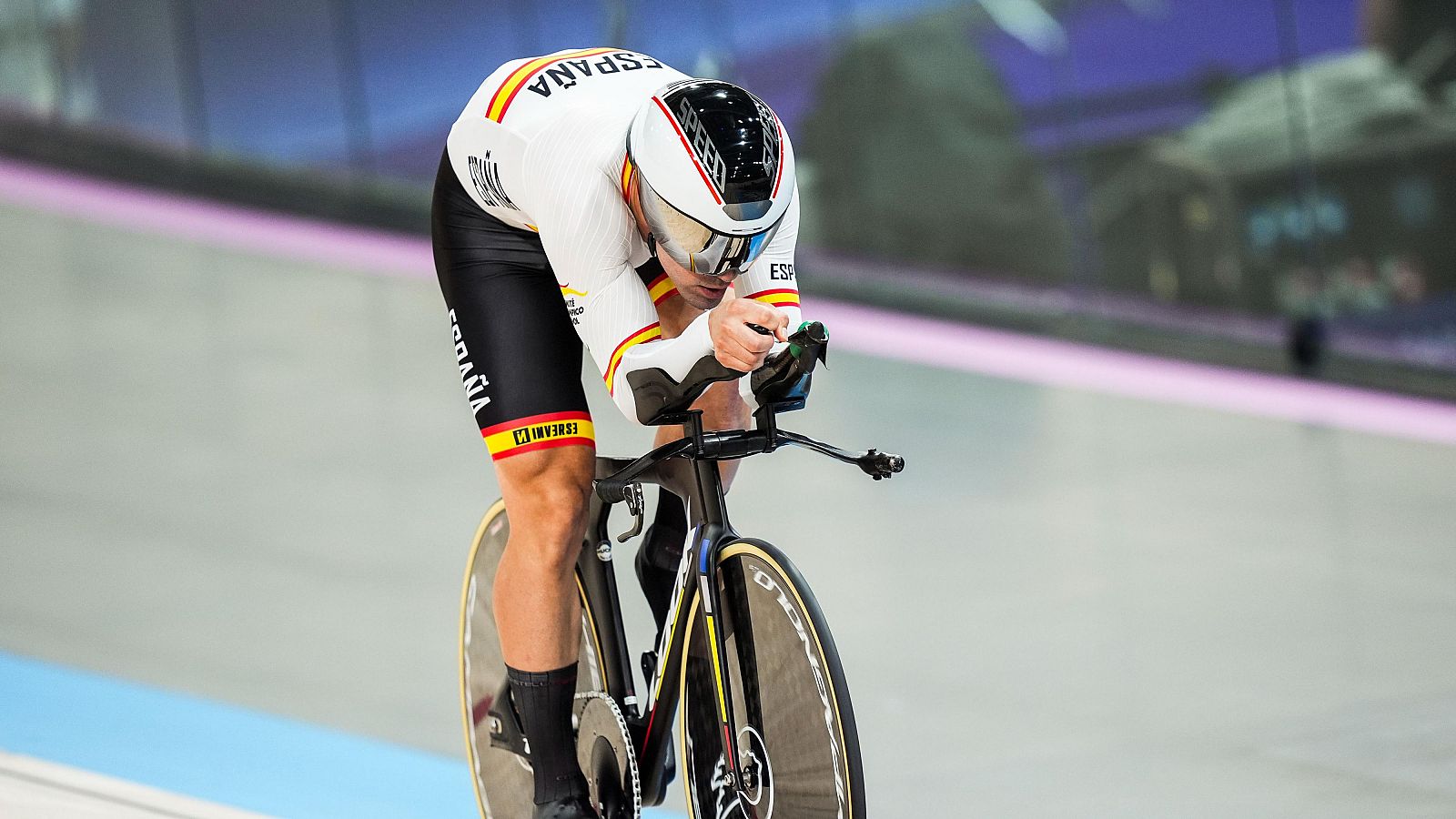 Alfonso Cabello, bronce paralímpico en el kilómetro C4-C5 en pista