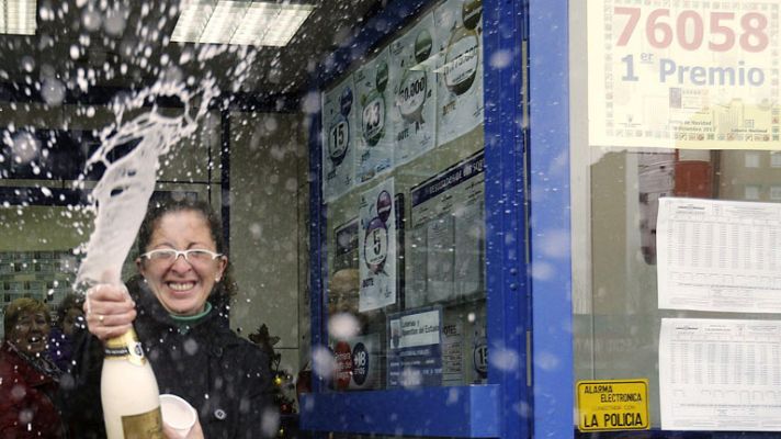 Lotería de Navidad - Alcalá de Henares festeja el gordo de la lotería de Navidad