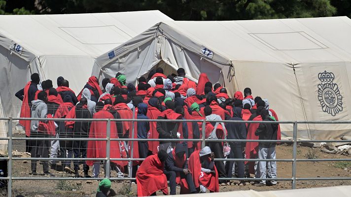 Unas 1.200 personas migrantes han llegado en la última semana a El Hierro