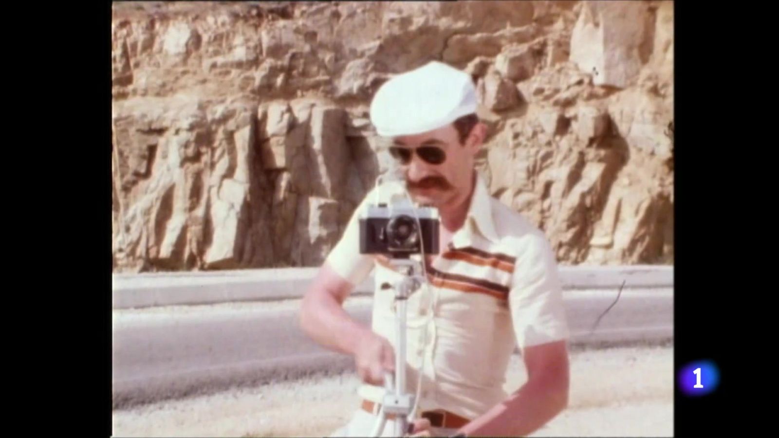 La fotografia digital arracona els àlbums de fotos en paper - L'Informatiu | Veure