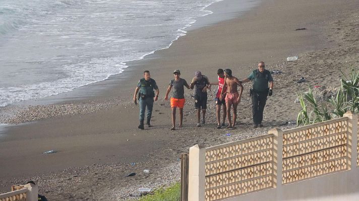 Los intentos de entrada a nado por la frontera de Ceuta, un goteo constante