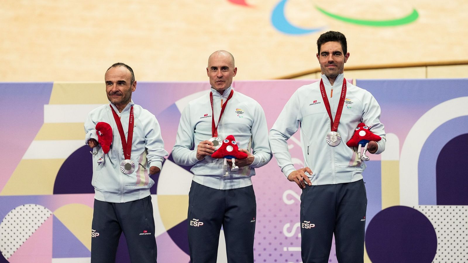 España consigue la medalla de plata en 750 m sprint por equipos de ciclismo en pista