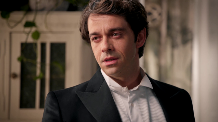 Salón de té La Moderna - Inés y Agustín comienzan a sentir algo especial entre ellos