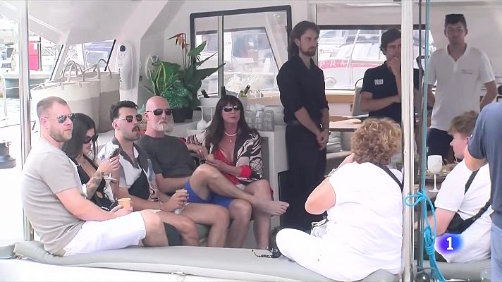 L'Informatiu - Allau de turistes d'alt poder adquisitiu a Barcelona per la Copa Amèrica de Vela