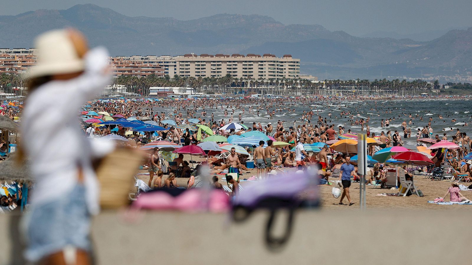 España roza los 53,4 millones de turistas internacionales hasta julio, un nuevo récord