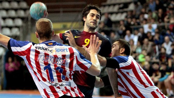  - El Barcelona derrota  al Atlético (24-32) y revalida el título