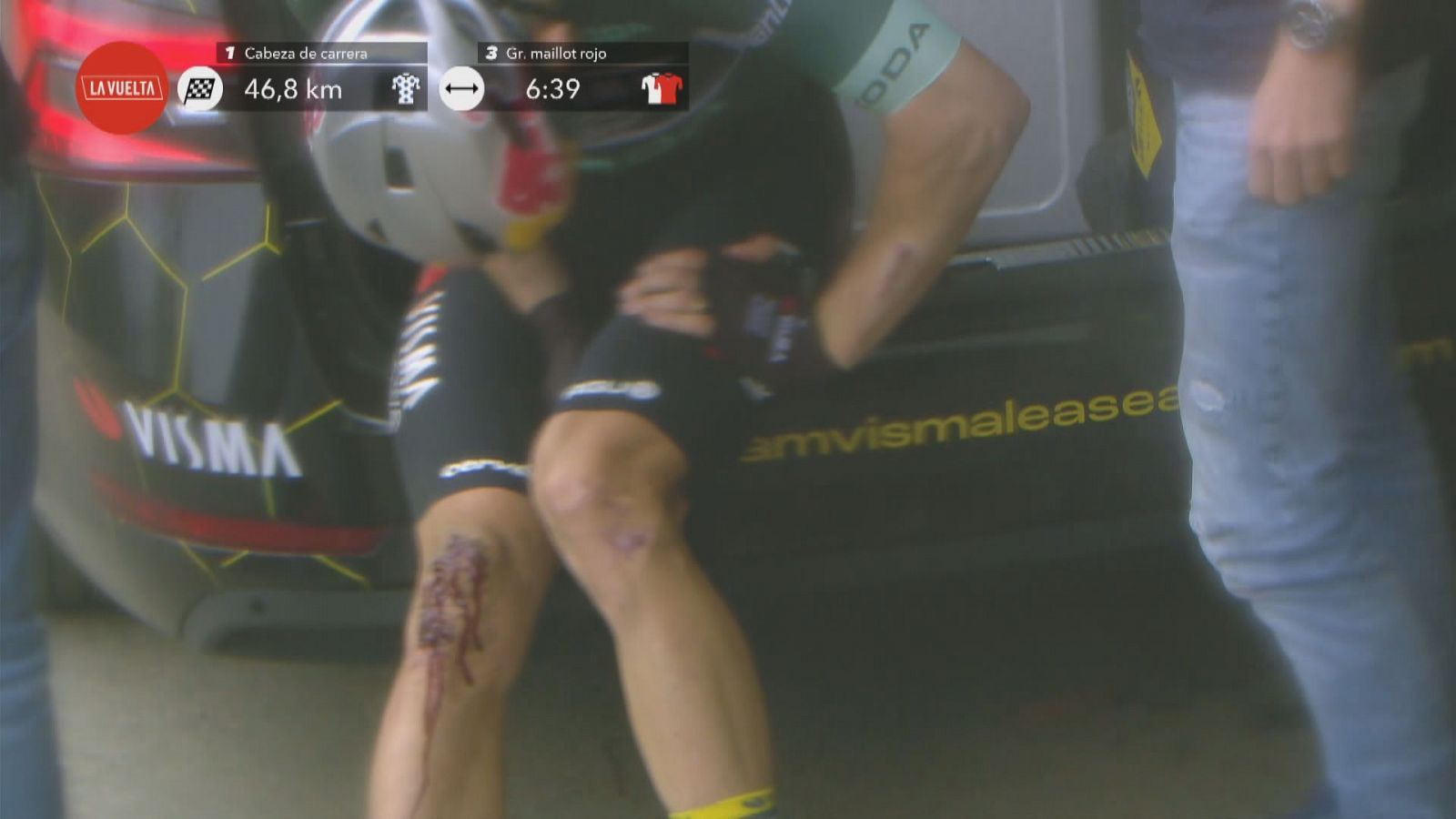 Van Aert sufre una dura caída en un descenso y abandona la Vuelta