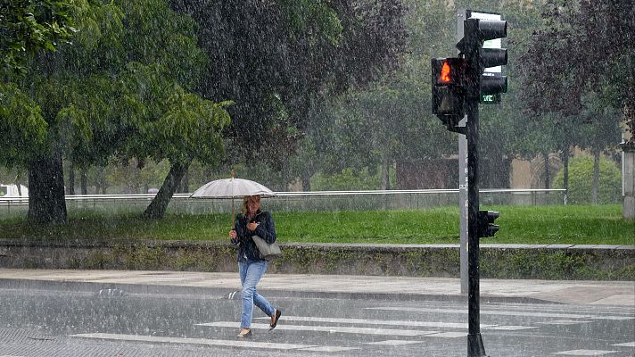 El tiempo - Fuertes tormentas arrasan Aragón y buena parte de Cataluña
