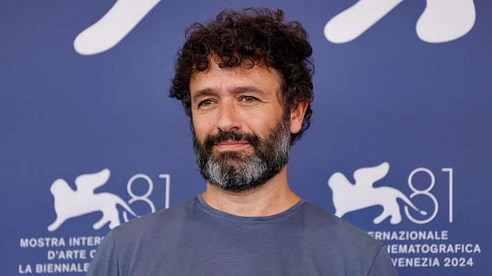 Telediario 2 - Sorogoyen presenta su serie 'Los años nuevos' en Venecia