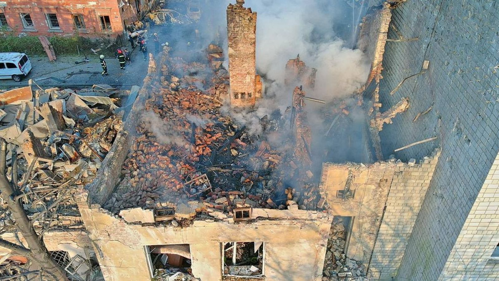 Rusia golpea Leópolis mientras Zelenski remodela su gobierno - Informativo 24h | Ver