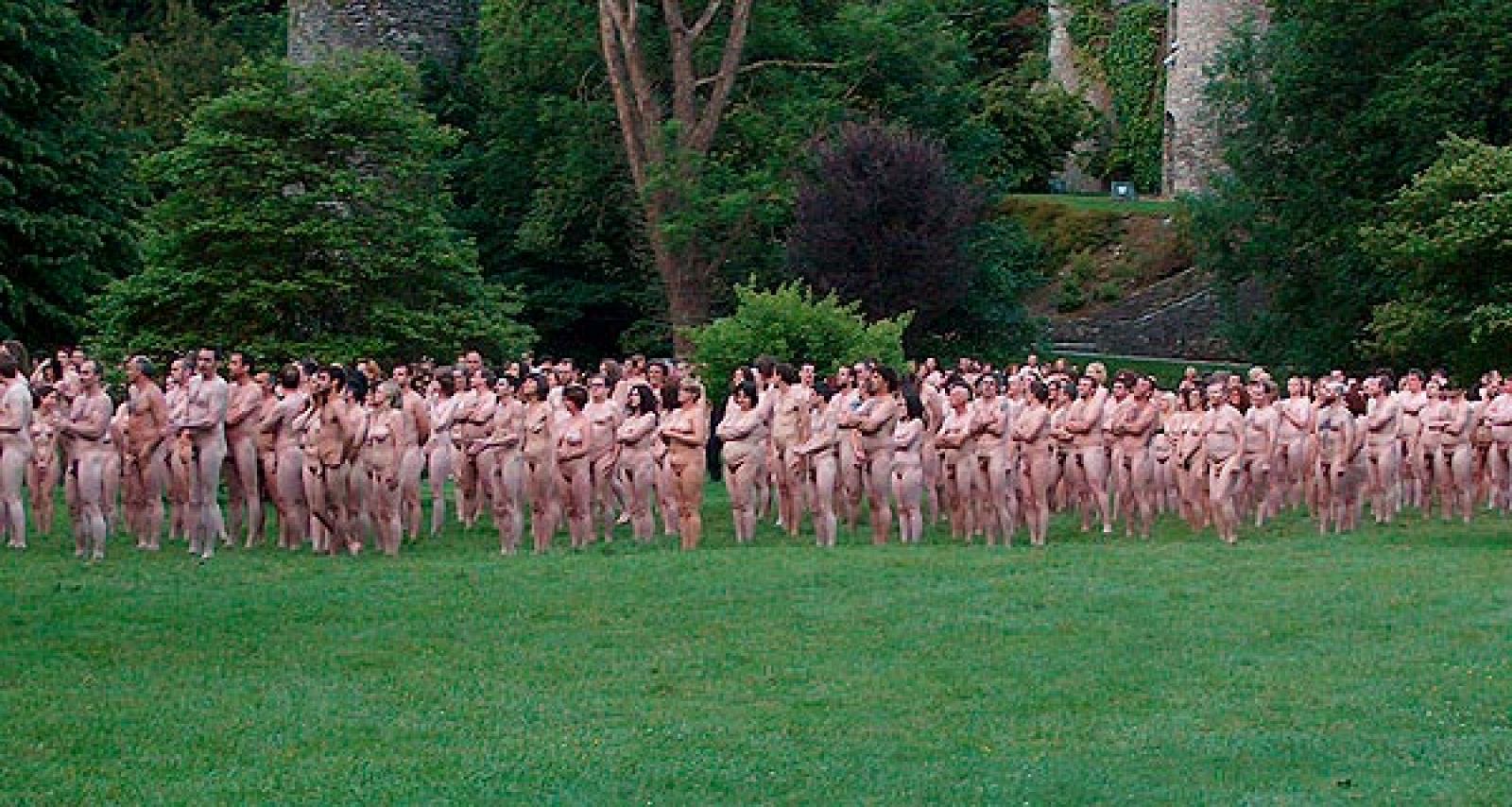 Spencer Tunick desnuda a 1.100 personas