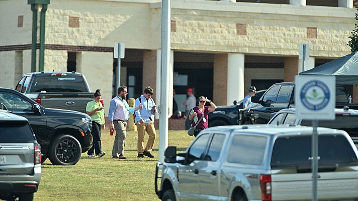 Telediario 1 - El presunto autor del tiroteo en un instituto de Georgia era un estudiante de 14 años