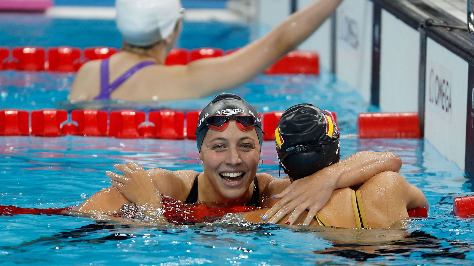 Doblete en 200m estilos femenino SM9 con plata de Nuria Marqués y bronce de Tasy Dmytriv