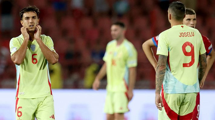 Telediario Matinal - Del posible penalti a Joselu a la lesión de Oyarzabal: así fue el Serbia-España