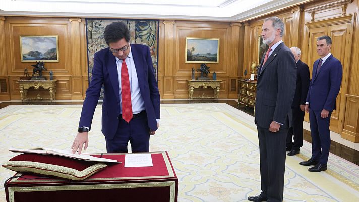La hora de La 1 - Óscar López promete ante el rey su cargo como ministro para la Transformación Digital y de la Función  Pública