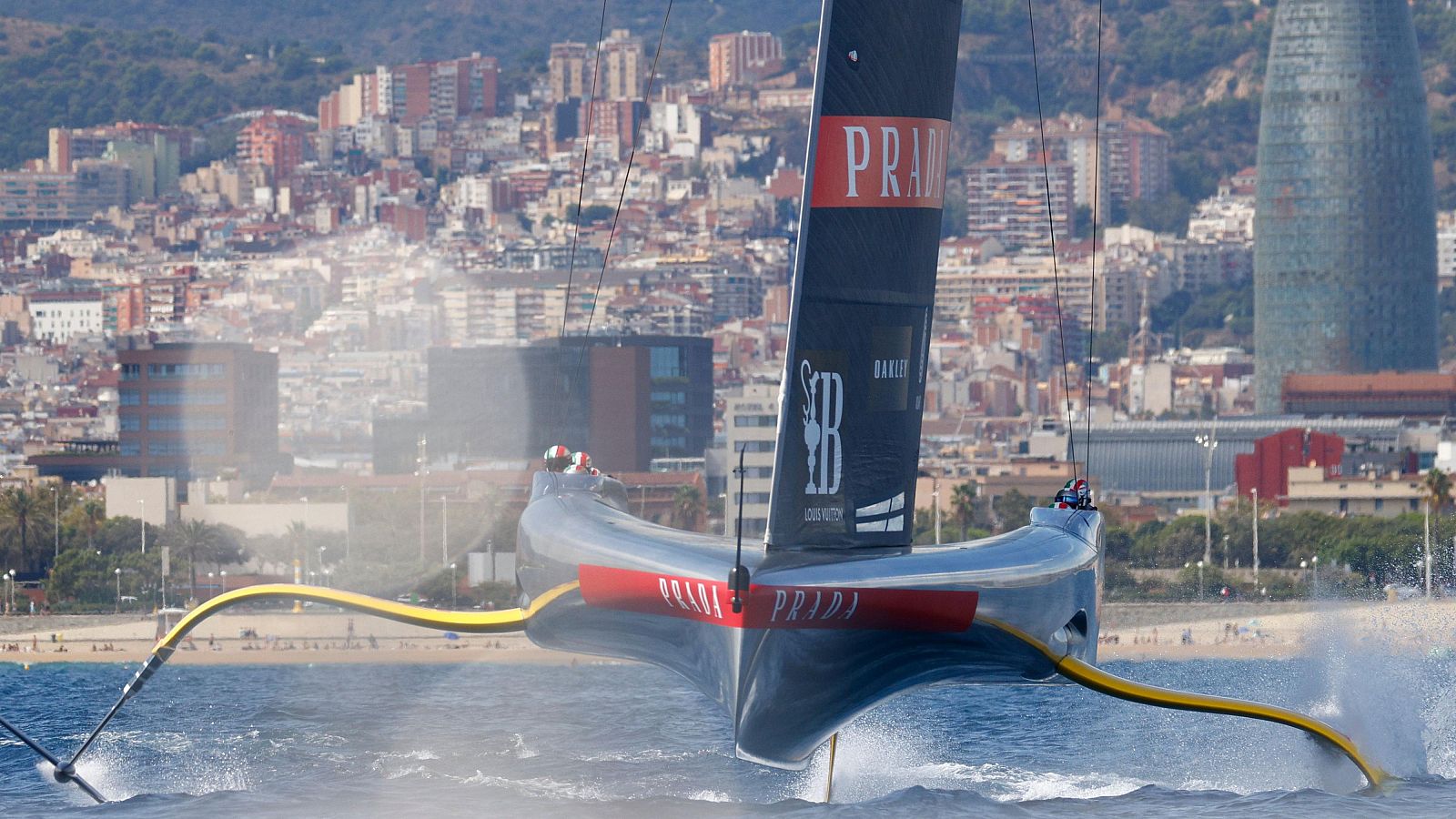 Italia domina tras la tormenta en la Copa del América | Ver