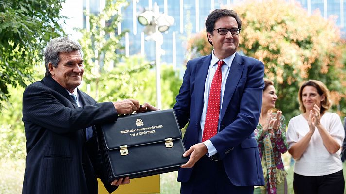 Diario 24 - Óscar López recibe la cartera de ministro: "Ayúdenme a acertar"