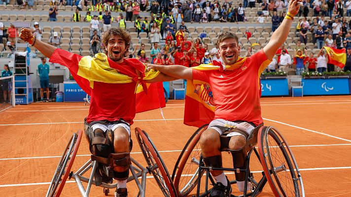 Tenis en silla de ruedas Paralímpicos Paris 2024 - Martín de la Puente y Dani CaverzaschIi, bronce en dobles masculino de tenis en silla de ruedas