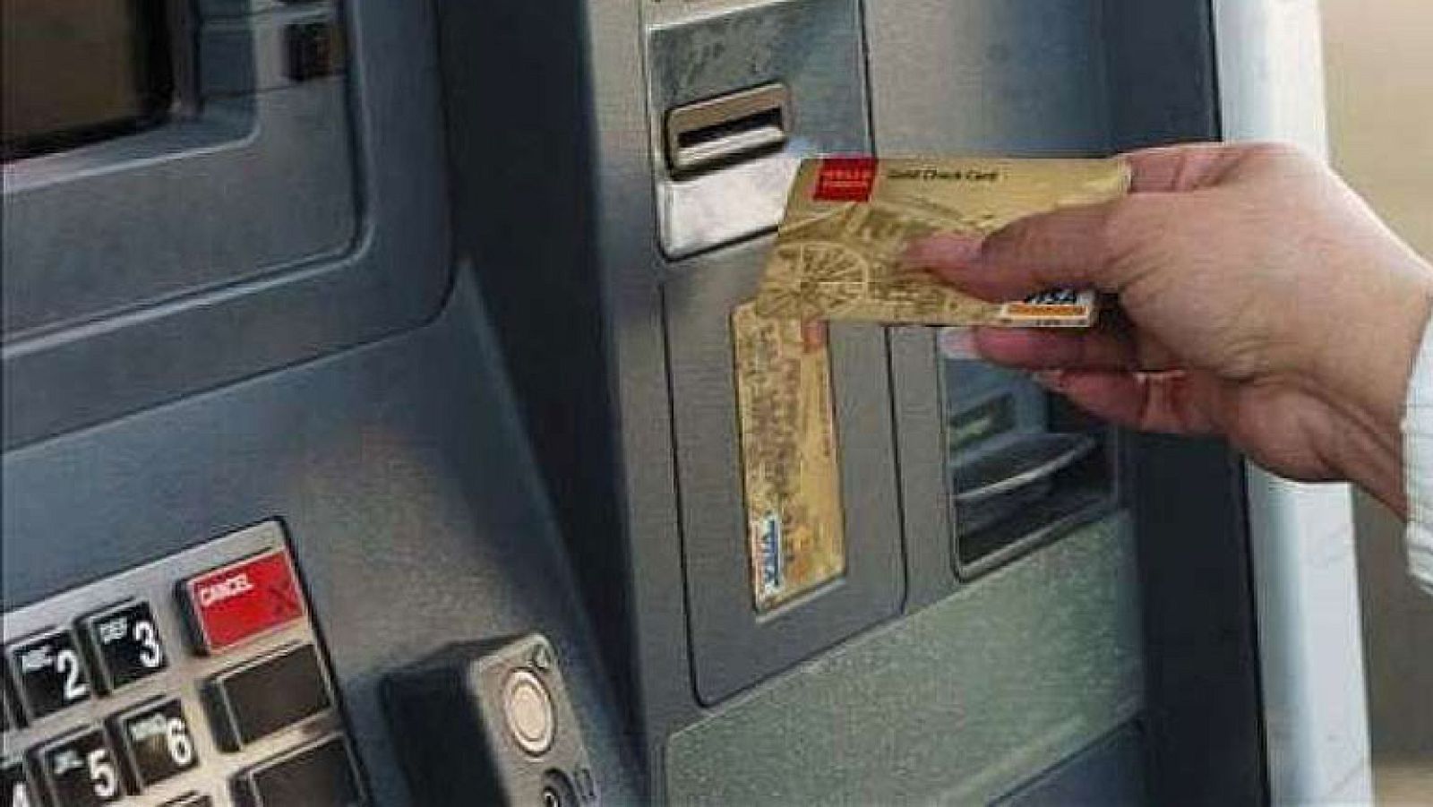 La tarjeta de débito se utiliza un 11% más en las compras de Navidad que en 2011