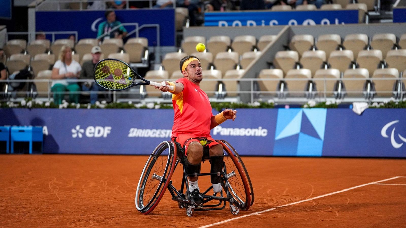 Paralímpicos París 2024 - Tenis en silla de ruedas: Bronce y final (M). Pista Philippe Chatrier. M. de la Puente (ESP) vs. G. Fdez (ARG) // A. Hewet (GBR) vs. T. Oda (JPN)