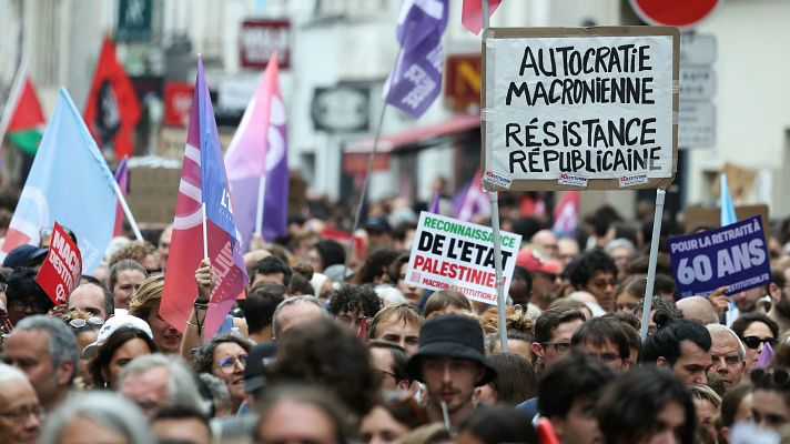 La izquierda francesa se manifiesta contra el primer ministro conservador designado por Macron