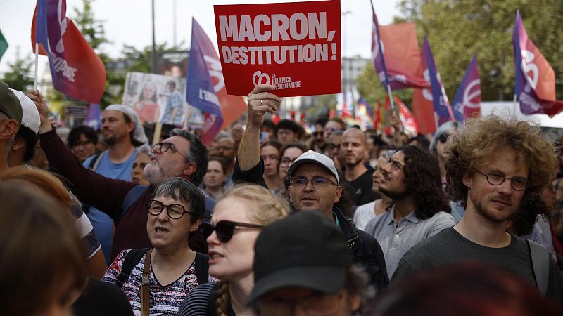 Miles de personas se manifiestan por toda Francia contra Macron y el nuevo primer ministro, el conservador Michel Barnier