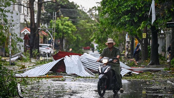 El tifón Yagi golpea Vietnam con fuertes lluvias y vientos de hasta 203 kilómetros por hora