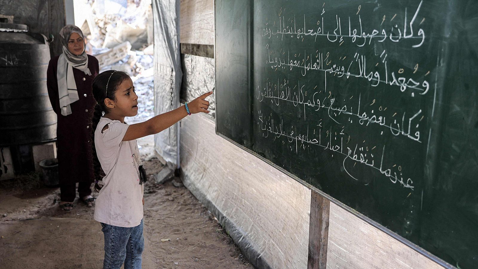 Gaza comienza el curso escolar con todas sus escuelas cerradas