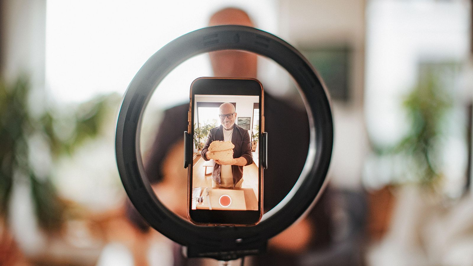 Los influencers de su oficio se popularizan en redes sociales | Ver