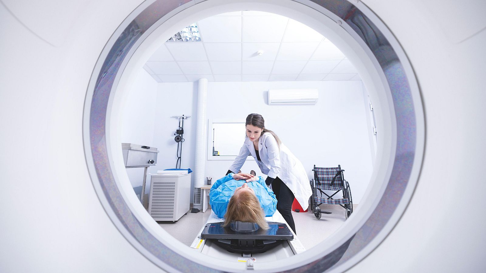 Pacientes reclaman en el Senado más terapias personalizadas contra el cáncer | Ver