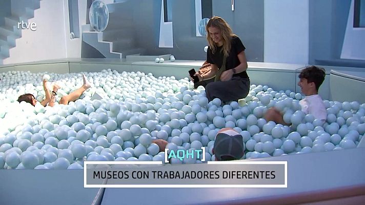 Aquí hay trabajo - Museos con trabajadores diferentes